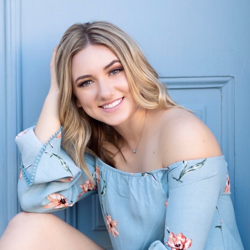 Meet your Posher, Caroline